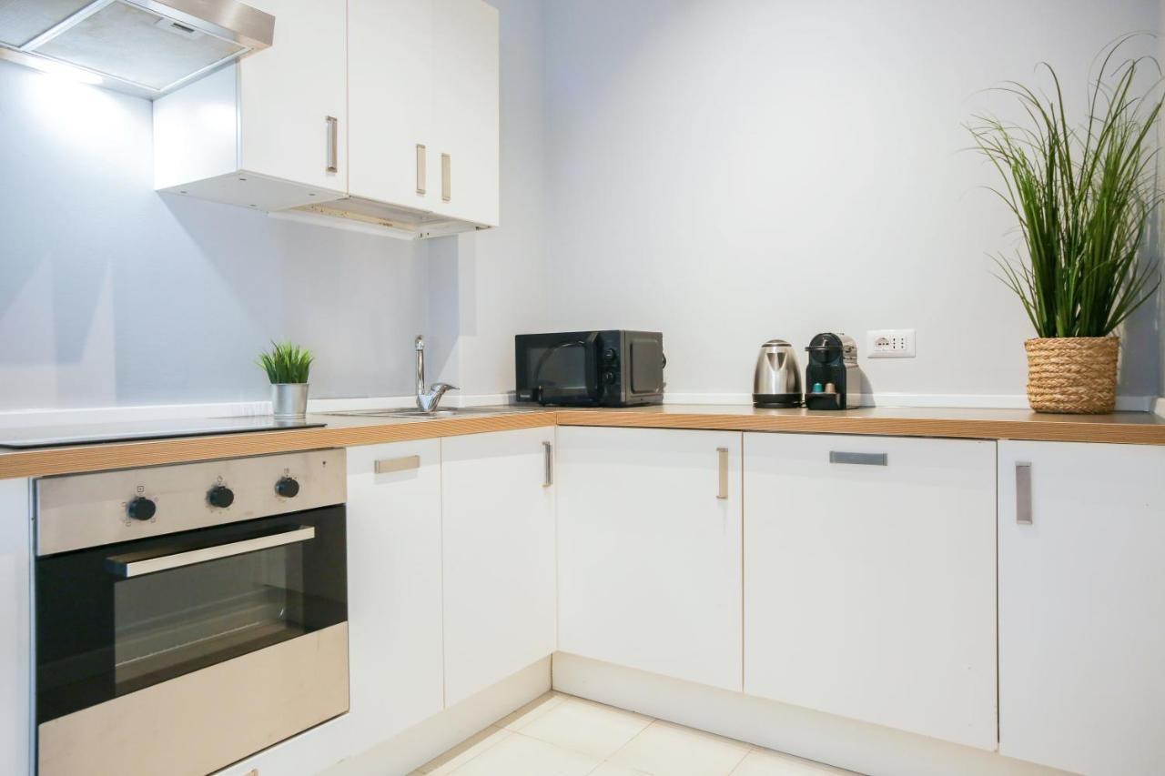 Glamorous Flat With Jacuzzi, King Size Bed And Small Balcony Perugia Bagian luar foto